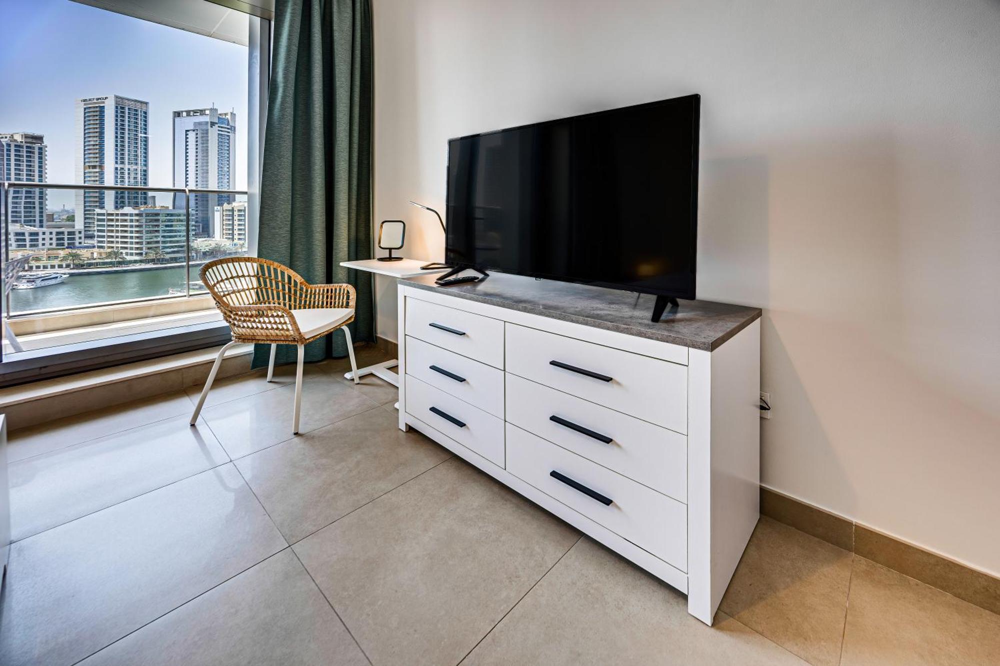 5 Star Sparkle Tower By Swarovski, Dubai Marina Exterior photo